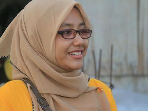 Kisah Maulidar yang Terjun Mengajar Para Pemulung Aceh