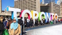 Traveling ke utara, wanita ini berwisata di Toronto. Dalam caption foto ia menulis kalau Toronto menjadi salah satu tempat favoritnya (radiahsarip/Instagram)