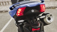 TMAX SX Sport edition ini juga hadir dengan knalpot Akrapovic untuk menambahkan kesan sport bagi siapa saja yang mengendarainya. Foto: Yamaha