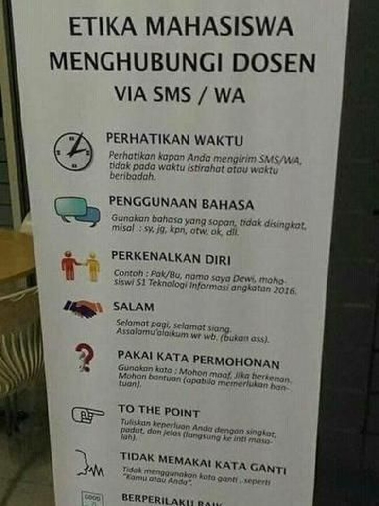 Banner Etika Mahasiswa Menghubungi Dosen Di UGM Dipasang Awal Tahun