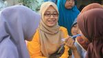 Foto: Tanpa Gaji, Maulidar Sudah 7 Tahun Mengajar Anak Pemulung Aceh