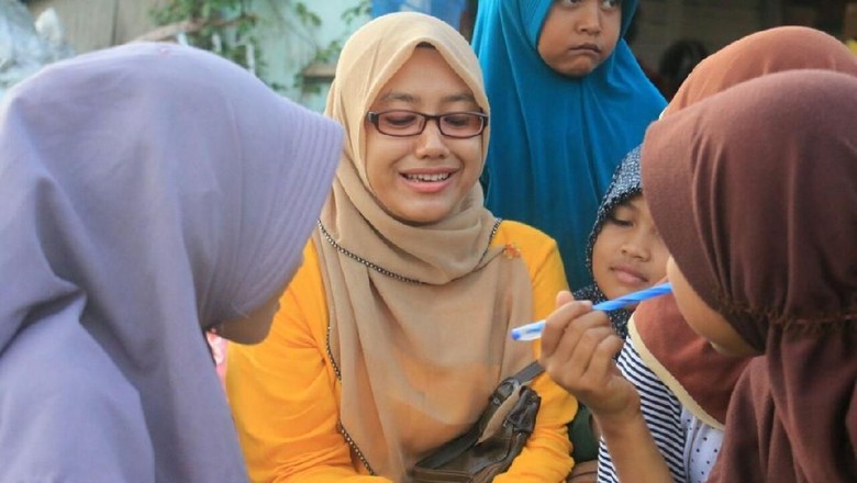 Akrabnya Maulidar yang 7 Tahun Ajar Anak Pemulung Tanpa Digaji Akrabnya Maulidar yang 7 Tahun Ajar Anak Pemulung Tanpa Digaji