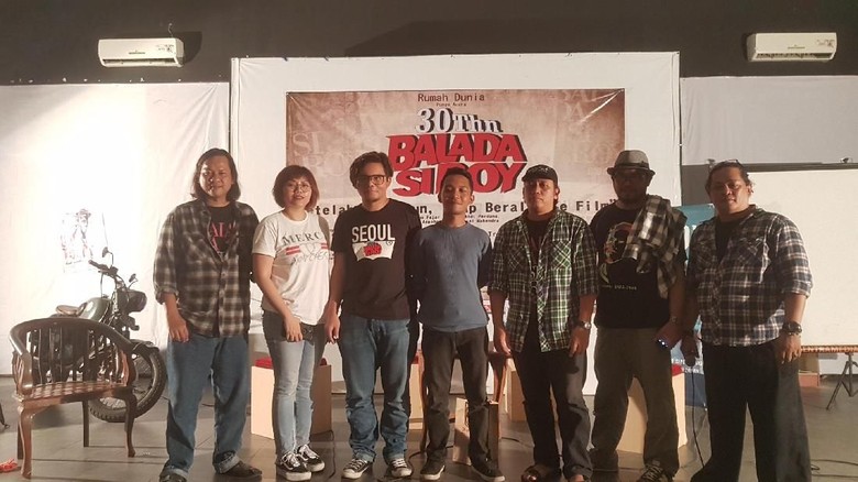 Serial Novel Balada Si Roy Akan Diangkat ke Layar Lebar Serial Novel Balada Si Roy Akan Diangkat ke Layar Lebar
