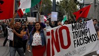 Pembangunan tembok ini merupakan perwujudan janji Trump untuk membuat pembatas dengan Meksiko (Foto: Dok. REUTERS/Mike Blake)