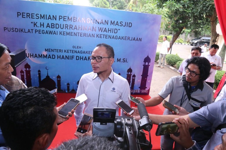 Kemenaker: SMS Berhadiah PMI Teladan di Hong Kong Hoax Kemenaker: SMS Berhadiah PMI Teladan di Hong Kong Hoax