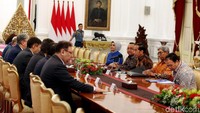 Kunjungan tersebut dalam rangka menyerahkan surat undangan dari Presiden Kazakhstan Nursultan Nazarbayev.