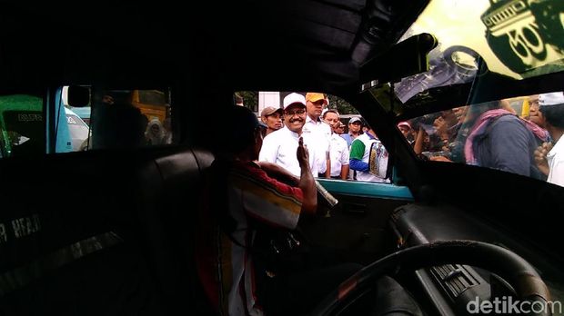 Gus Ipul ke Terminal Osowilangun, Pedagang dan Sopir Curhat