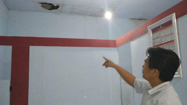 Ruangan KPU Trenggalek juga bocor