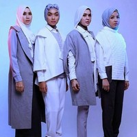 Ia pun sering mengenakan hijab turban tersebut di beberapa pemotretan yang berkaitan dengan film tersebut. Seperti pada cover majalah Laiqa Magazine, di mana ia berfoto bersama rekannya yang lain, yaitu Zaskia Adya Mecca, Natasha Rizki, dan Carissa Putri.  Foto: Laiqa Magazine