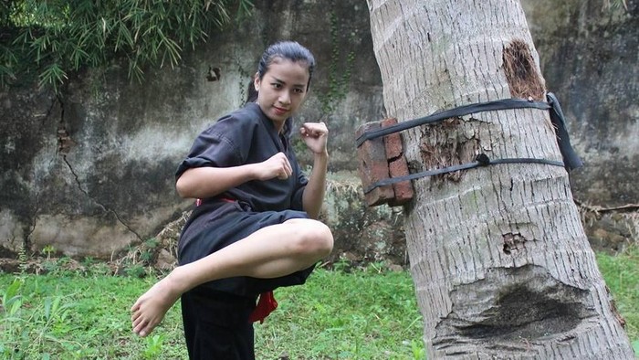Gara-gara Video Push Up Satu Jari Ini, Pesilat Cantik 