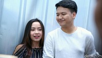 Kebahagiaan Ilham SM*SH setelah diketahui menikah belum lama ini. Foto: Ismail/detikHOT