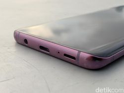 Unboxing Galaxy S9+ Lilac  Purple, Si Cantik yang Gahar