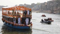Sungai Gangga merupakan sungai yang disucikan orang India, khususnya umat Hindu di sana. (Foto: REUTERS/Ludovic Marin)