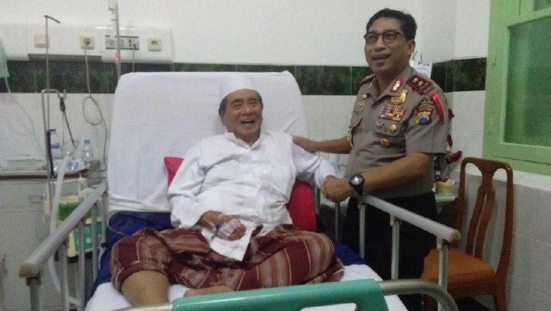 Kapolda Jatim Angkat Bicara soal Aksi Syahrini Berfoto di Tol Kapolda Jatim Angkat Bicara soal Aksi Syahrini Berfoto di Tol
