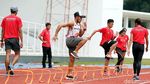Atlet Pelatnas Atletik Berlatih di Stadion Madya
