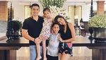 Momen Kebersamaan Nana Mirdad dan Buah Hatinya