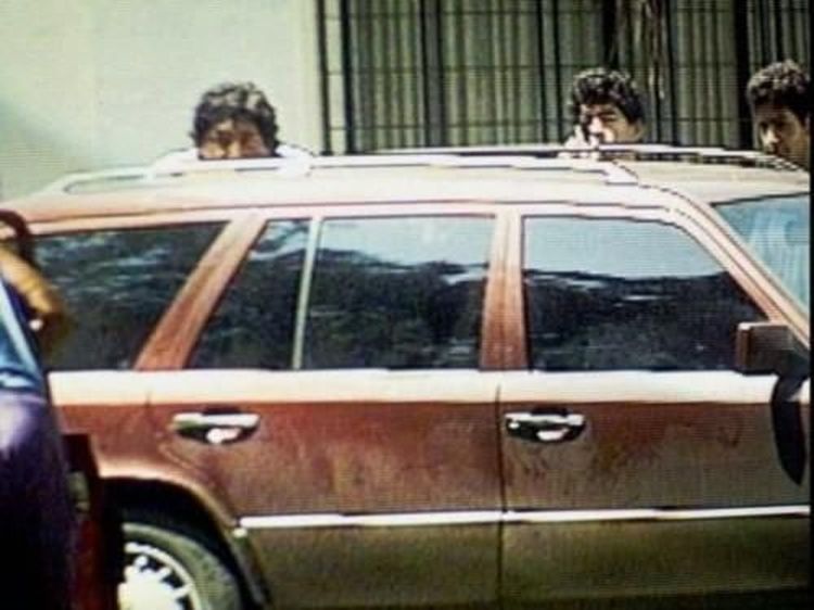 Pistol dan Sepakbola: Dari Wasit sampai Maradona