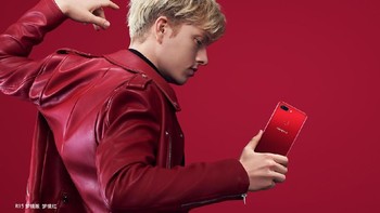 Sementara R15 Dream Mirror memakai prosesor octa-core berkecepatan 2,2 GHz. Kemungkinan ini adalah Snapdragon 700. Foto: Oppo