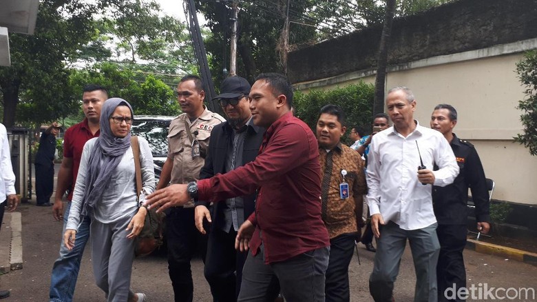 Novel Baswedan Penuhi Panggilan Komnas HAM soal Teror Air Keras Novel Baswedan Penuhi Panggilan Komnas HAM soal Teror Air Keras