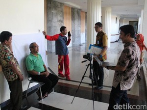 Calon Jemaah Haji Sakit, Imigrasi Blitar Jemput Bola Pemohon Paspor