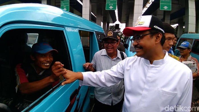Gus Ipul ke Terminal Osowilangun, Pedagang dan Sopir Curhat