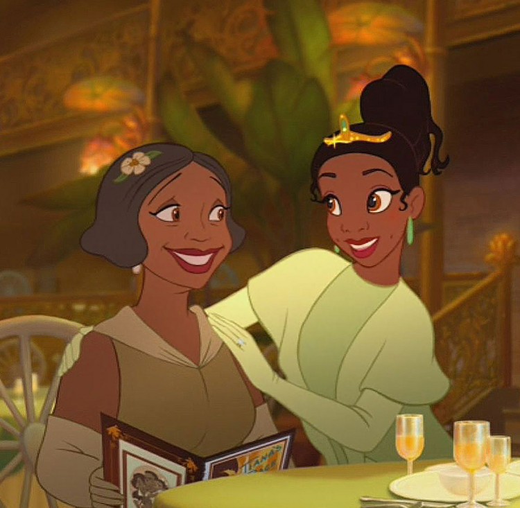 Manisnya Momen Kebersamaan Putri Disney Bersama sang Bunda