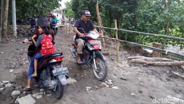 Jalur Putus ke Alastuwo Karanganyar Sudah Bisa Dilewati Motor