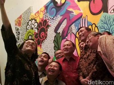 Serunya Sri Mulyani Selfie Bareng Luhut hingga Gubernur BI