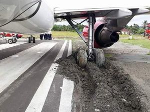 Lion Selidiki Insiden Roda Batik Air Amblas ke Pasir di Manokwari
