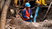 Tim PGN sudah menyiapkan material terkait penanganan pipa gas bocor yang terjadi pada Senin (12/3) malam. Pipa gas bocor akan diganti dengan pipa baru.