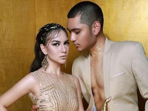 5 Gaya Pacaran Artis Muda Bikin Meleleh tapi Kena Cibir Juga