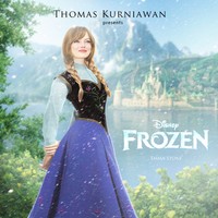 Kepribadian Emma Stone yang ceria dan murah senyum sepertinya cocok untuk memerankan karakter Putri Anna di film Frozen. Foto: Dok. Thomas Kurniawan