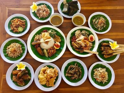 Mau Makan Siang Nasi Campur Bali? Lihat Rekomendasi dari Netizen
