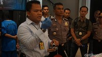 Pena Ajaib ini sekilas seperti pena pada umumnya. Namun pena berukuran kurang lebih 10 hingga 15 centimeter itu dapat melumpuhkan manusia.