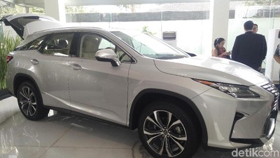 Mobil Keluarga Mewah Lexus