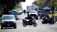 Dua paket berisi bom meledak di Kota Texas, Amerika Serikat pada 12 Maret 2018. Lokasi yang pertama ada di sisi timur Austin, Texas. Seorang remaja kulit hitam berusia 17 tahun tewas setelah dia menemukan paket berisi bom di luar rumahnya dan membawanya ke dapur (Foto: REUTERS/Sergio Flores)