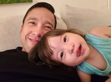Potret Keseruan si 'Hot Daddy' Maruli Tampubolon Bersama 