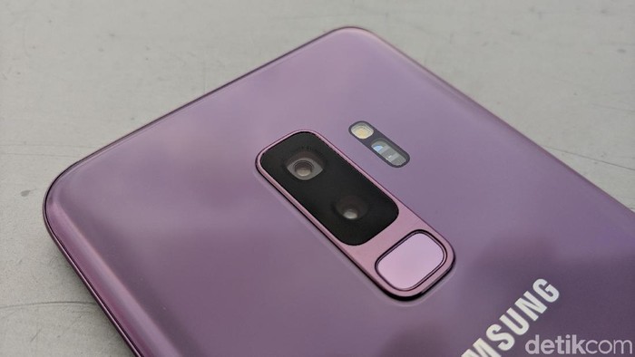 Kamera belakang Galaxy S9+ (Adi Fida Rahman/detikINET) Kamera belakang Galaxy S9+ (Adi Fida Rahman/detikINET)