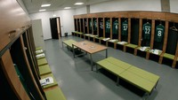 Turis akan diajak mendatangi ruang loker para pemain, aula konferensi hingga ke kursi penonton (Stadion Energa Gdansk)
