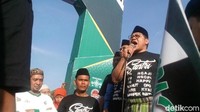 Santri di Jember mendorong Ketua Umum DPP PKB Muhaimin Iskandar untuk maju sebagai Calon Wakil Presiden (Cawapres) pada pemilu tahun 2019 mendatang.  (Foto: Dok. Pool)
