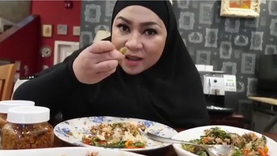 Ini Dia 10 Selebriti yang Doyan Makan Pete dan Jengkol