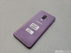 Unboxing Galaxy S9+ Lilac  Purple, Si Cantik yang Gahar
