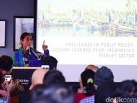 Susi Beberkan Kerugian Kalau Kapal Maling Ikan Tak Ditenggelamkan