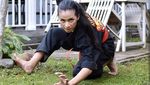 Foto: Sosok Chintya, Pendekar Silat Cantik yang Viral karena Push-up Satu Jari