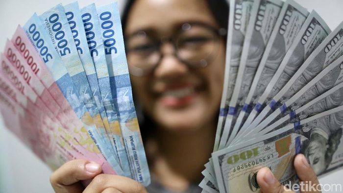 Illustrasi Rupiah dan Dollar Illustrasi Rupiah dan Dollar