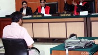 Mantan direktur Humas BP Batam itu didakwa 3 pasal sekaligus.