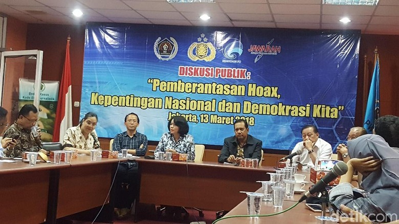 Polri dan Kominfo Diminta Aktif Berantas Akun Hoax di Medsos Polri dan Kominfo Diminta Aktif Berantas Akun Hoax di Medsos