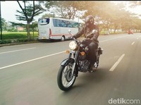Nostalgia dengan Motor Inggris yang Laki Banget