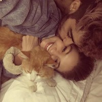 Momen mesra di Instagram saat Zayn Malik memberikan kecupan di pipi Gigi Hadid.  Foto: dok. Instagram