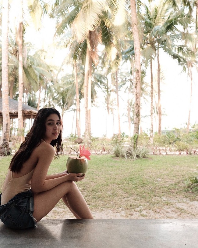 Sebelum berlibur di Pulau Siargao, Julia telah merayakan ulang tahunnya yang ke-21 dalam sebuah pesta bertema Meksiko. Foto: Instagram